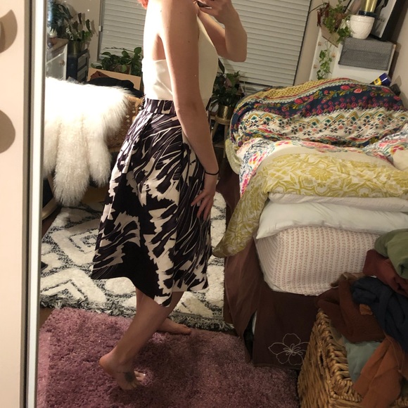 Halston Heritage black and white abstract halter dress (Marilyn Monroe vibe) - Picture 3 of 8